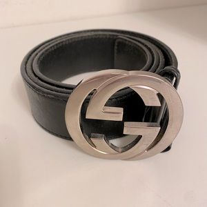 Gucci Men Leather Belt. Black Leather.